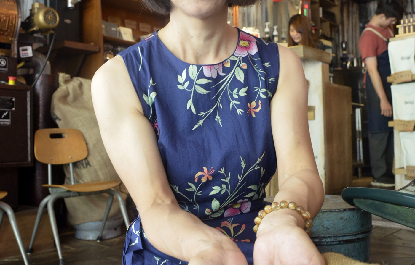 陳椿屏愛喝咖啡，連挑選咖啡豆都很要求