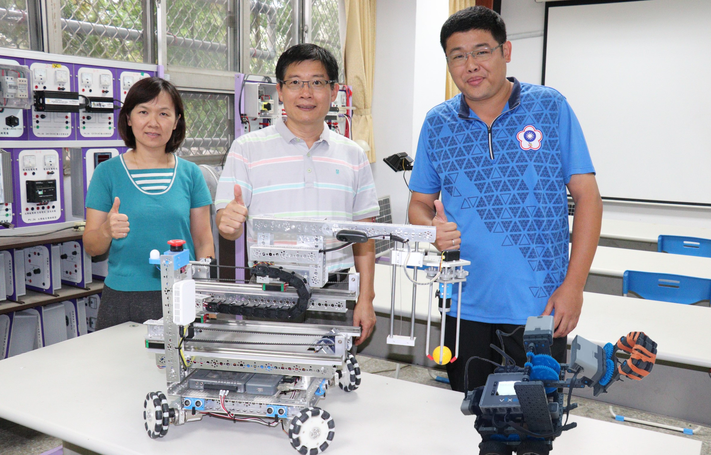 1雲嘉南分署長劉邦棟(中)、科長曾秋瑾(左)、訓練師蕭勝文(右)邀各地好手參賽