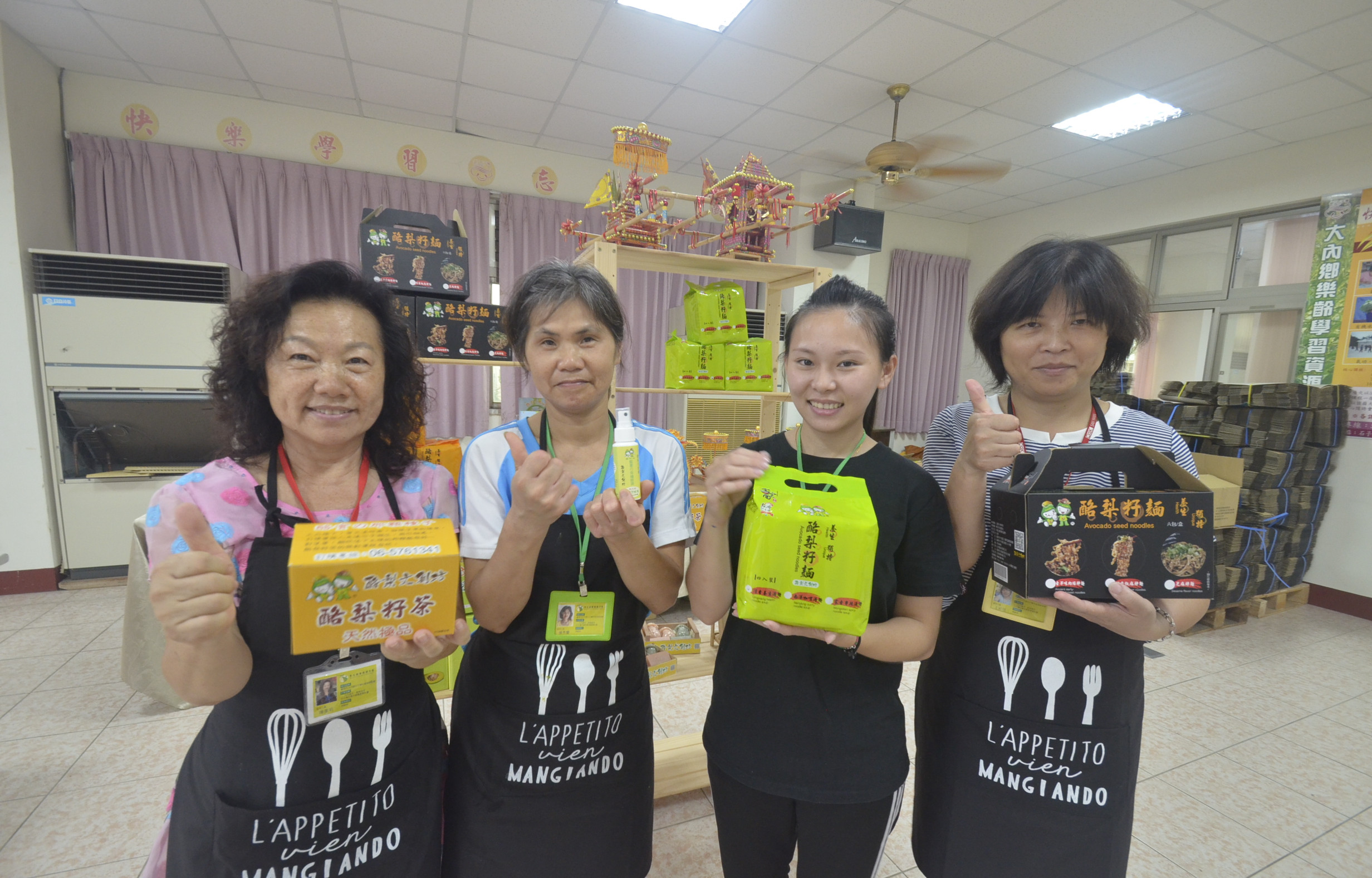 通傳-石子瀨社區是透過多元開發方案人力進駐協助行銷，不到1年時間，成功把產品打入林百貨與藍晒圖文創園區等通路，為社區帶來百萬營收。