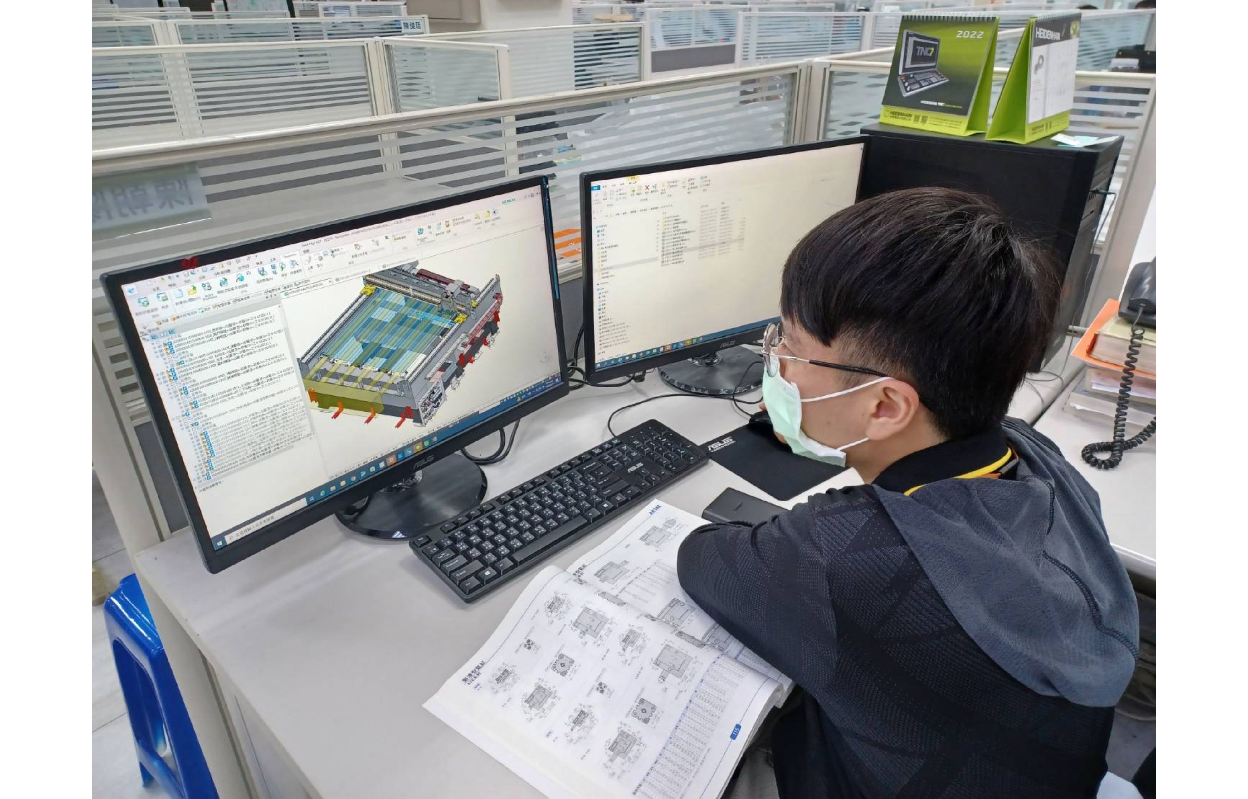 陳朝陽透過勞動部「青年就業旗艦計畫」工作崗位訓練，如今已能獨當一面，持續在科技領域深耕發展。