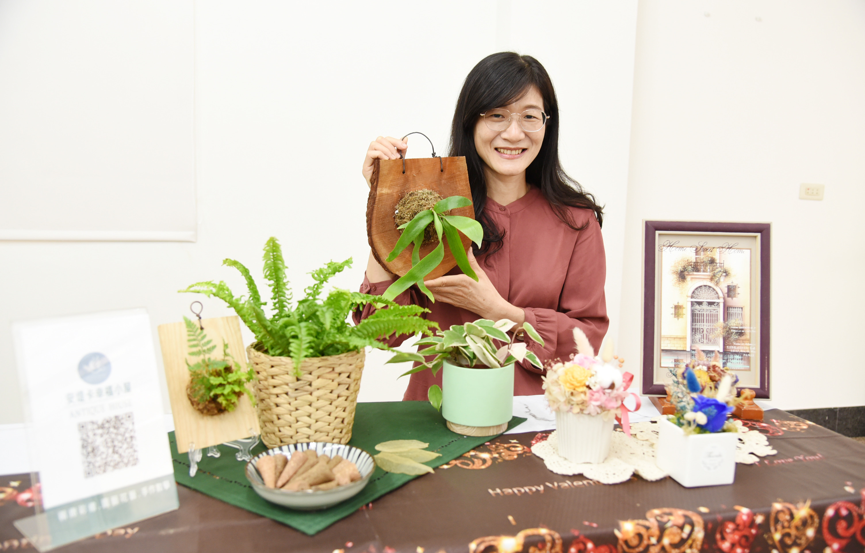 就愛拈花惹草 職訓助她變身園藝專家