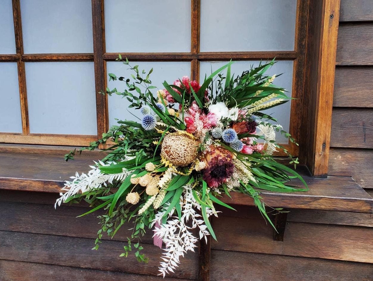 許儷耀藉產業人才投資方案培養第二專長，大氣且俐落的花藝作品頗受豪宅業主們青睞，已培養出一票忠實顧客。