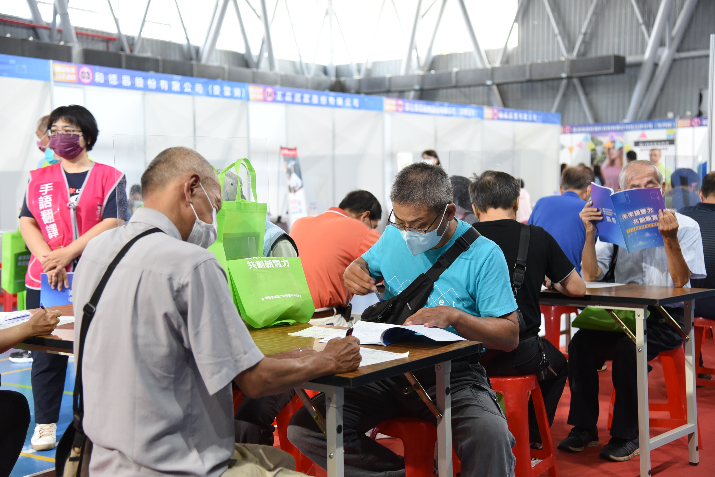 迎解封！勞動部辦觀光產業大型徵才 望緩解缺工潮