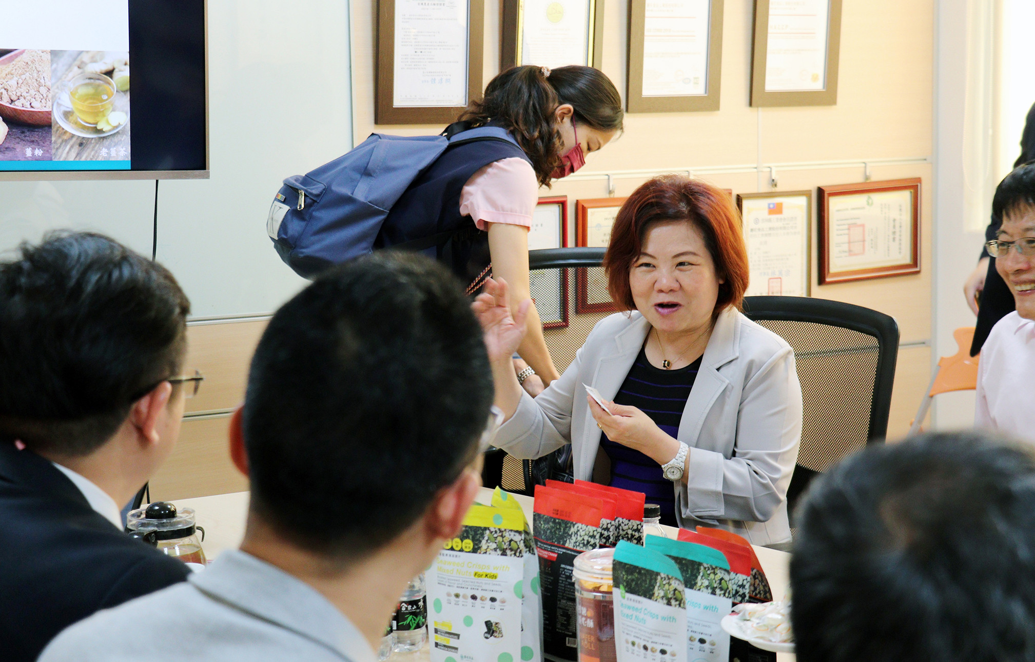 通傳_勞動部長許銘春參訪臺旺食品工業，並與雲科工廠商座談交流。 (1)