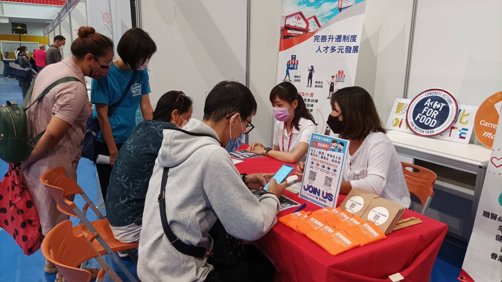 疫後復甦 餐飲業搶才最高薪60K