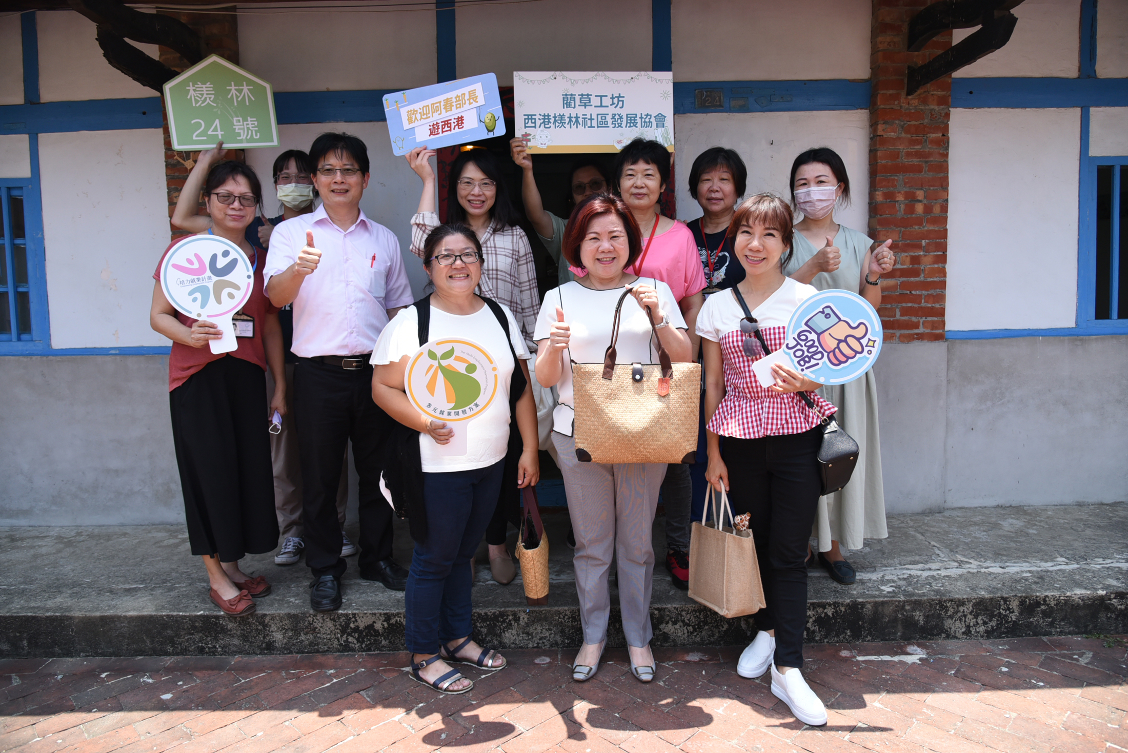 勞動部長許銘春到檨林社區發展協為夥伴加油。