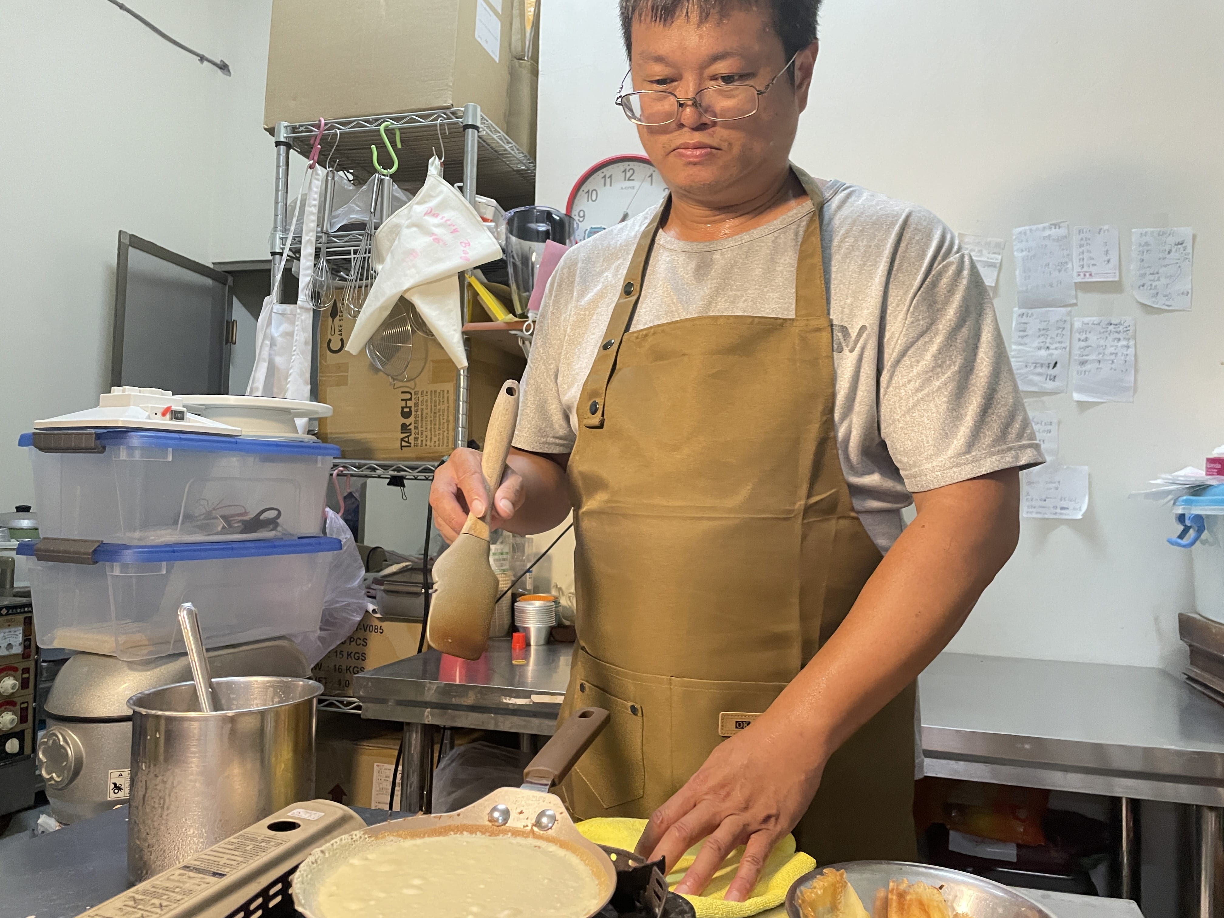 張文賢不設立店面以市集擺攤、FB網路訂購再面交的嶄新模式，將減少的店面裝潢等成本回饋在食材上。