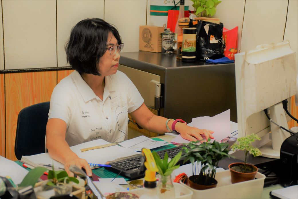 陳美惠目前已在同慶纖維公司擔任會計助理1年半，並表示非常珍惜這得來不易的工作機會！