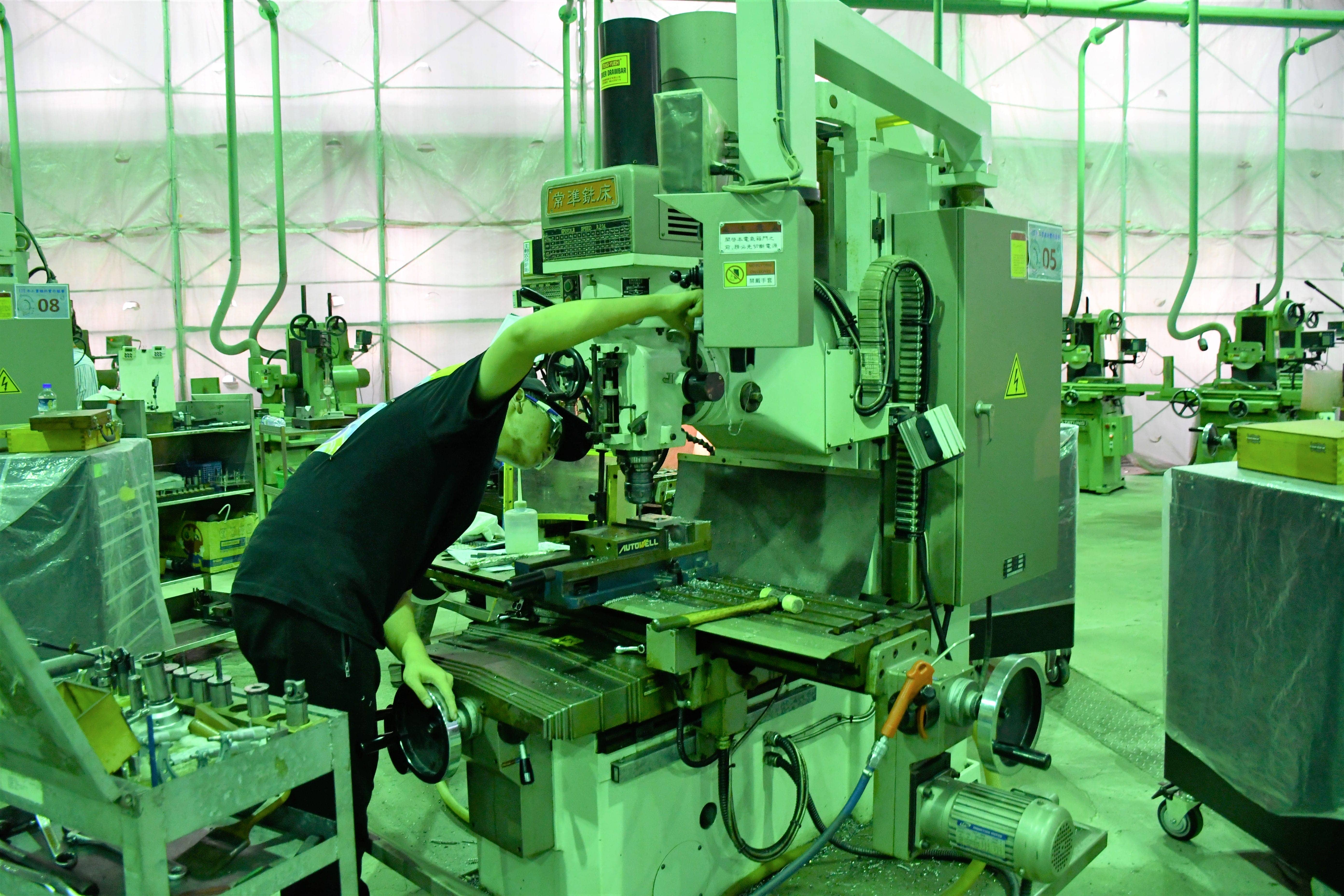 林港熹日練14小時順利拿下本次模具組冠軍(競賽畫面)。