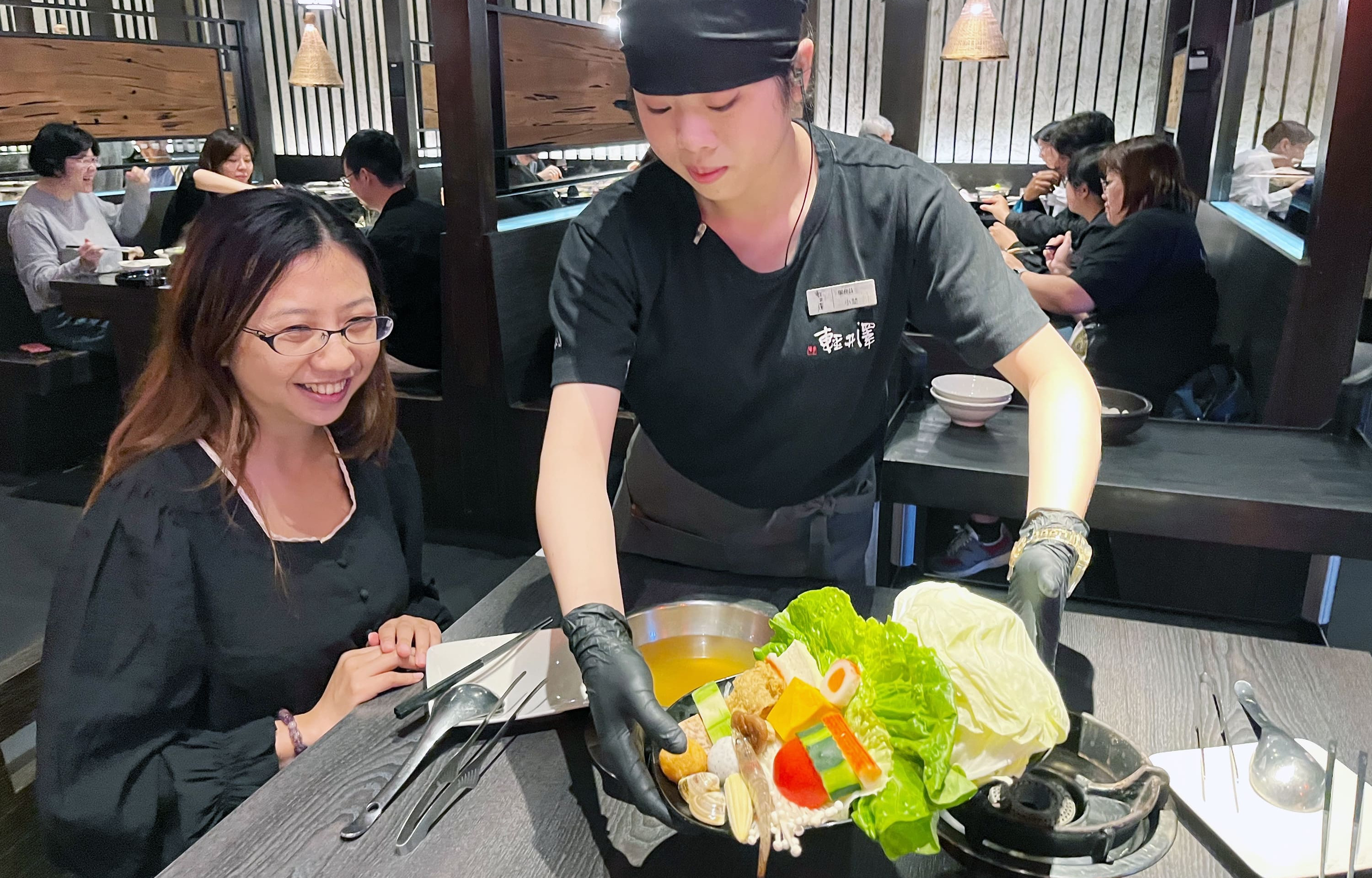 「青年就業領航計畫」鼓勵高中職應屆畢業生先就業再升學，參加計畫的青年除工作薪資外，最多還可領到36萬元的就業津貼。