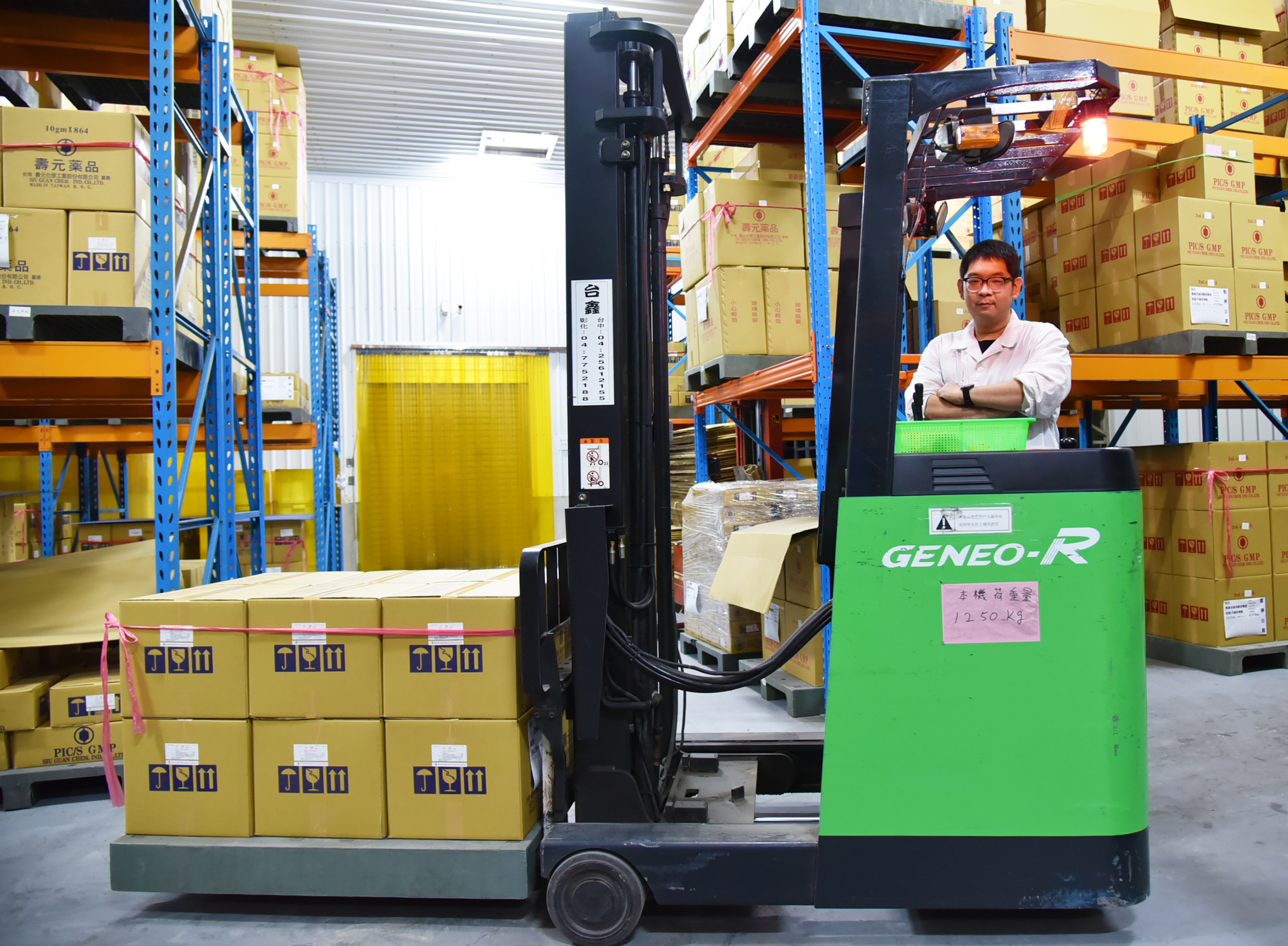 張凱智參加職訓學一技之長，在結訓前就拿到ERP與堆高機兩張證照，順利找到工作。