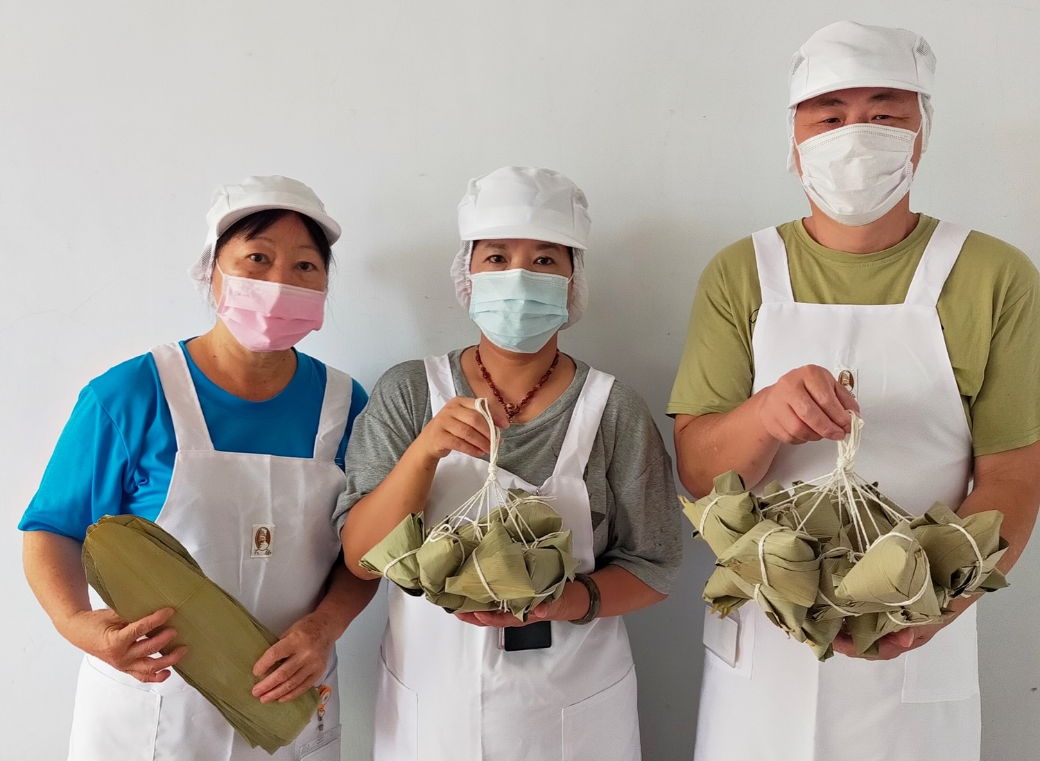 圖2.臺南市將軍區馬沙溝社區發展協會以在地原料火燒蝦入粽，推出「阿嬤古早味火燒蝦肉粽」。