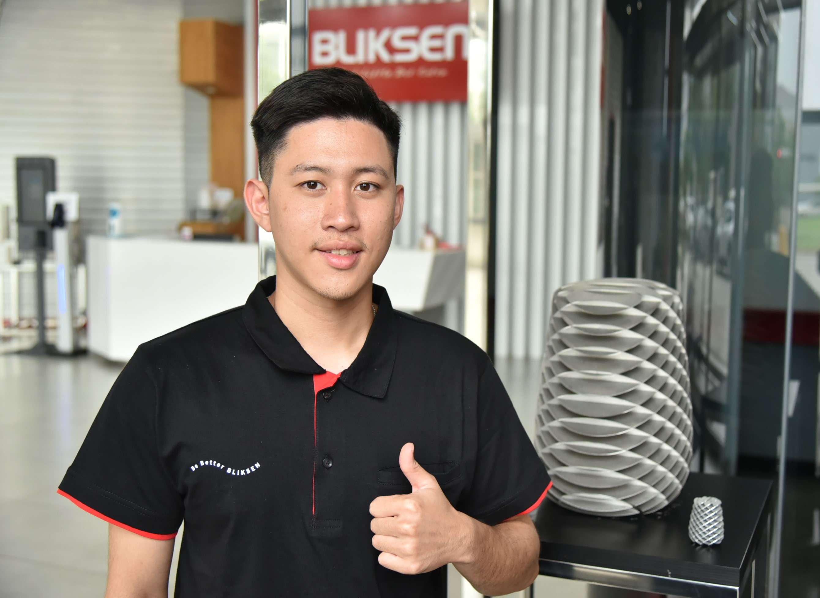 俞瀚翔開心畢業不失業，能讓家人放心了！