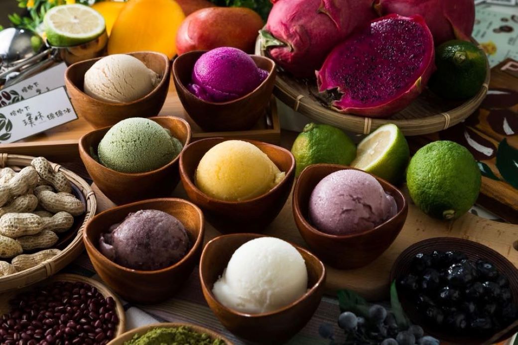 陳貞羽店內的綿綿冰口味多達50種，都是用當季的新鮮食材製作。