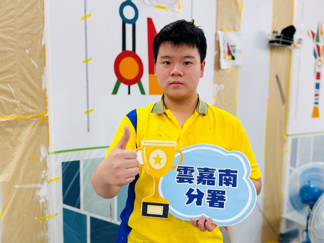 圖2.青少年組「漆作裝潢」職類選手陳泰旭，日練10小時以上，期許自己本屆能順利奪金。