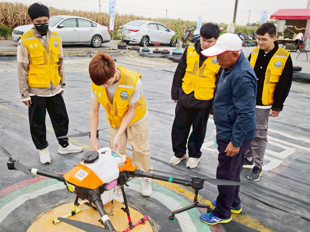 產業新尖兵計畫聚焦人工智慧、資訊科技、電子電機、數位行銷等熱門領域，培養企業所需即戰力人才。