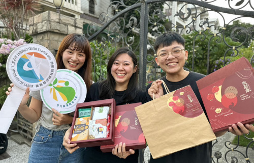 「兔年好食盒」喜氣洋洋的外包裝，是企業、民眾送禮的最佳選擇！