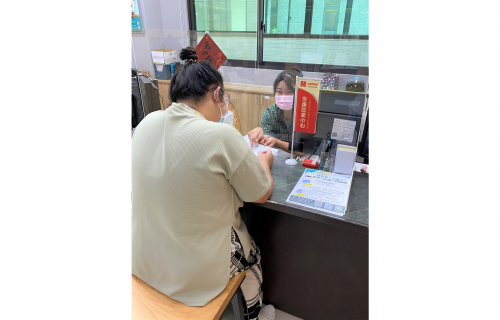 通稿-玲姊在勞動部永康就業中心幫助下，如願找到大樓清潔員一職，且已穩定上工4個月，快樂「婦」出職場！