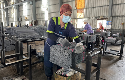 聽語障礙者王大姐因疫情被前公司資遣，所幸在求助新營中心後，順利找到工作並穩定就業1年多。