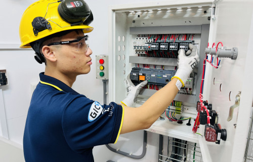 圖1.「電氣裝配」國手凌志隆將於本月中代表國家出征2024國際技能競賽，盼能奪得金牌，讓世界看見臺灣。