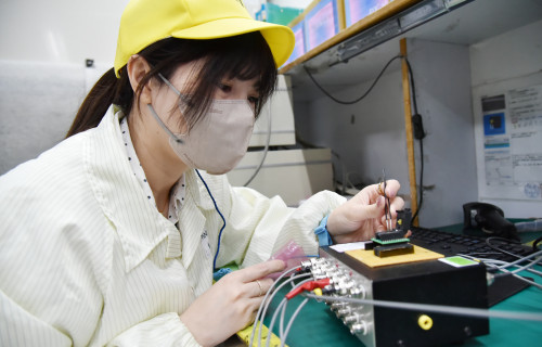 短短1個月的職訓課程讓林采樂脫胎換骨，助她完成當工程師的願望，月薪更較前份工作成長3成以上。